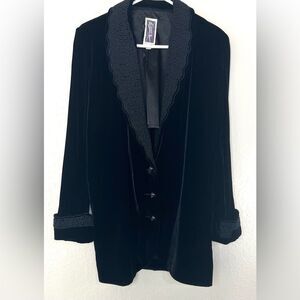 Vintage Zelda Elegant Black Velvet Women's Long Blazer